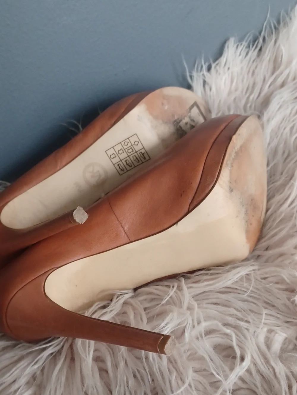 Michael Kors Ekegant Leather Pumps